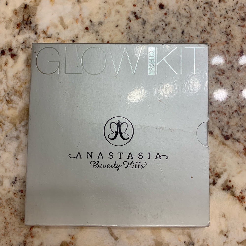 Anastasia Beverly Hills Gleam Glow Pallete